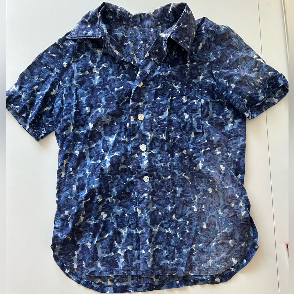 Vintage Blue and White Patterned Button Down Shirt